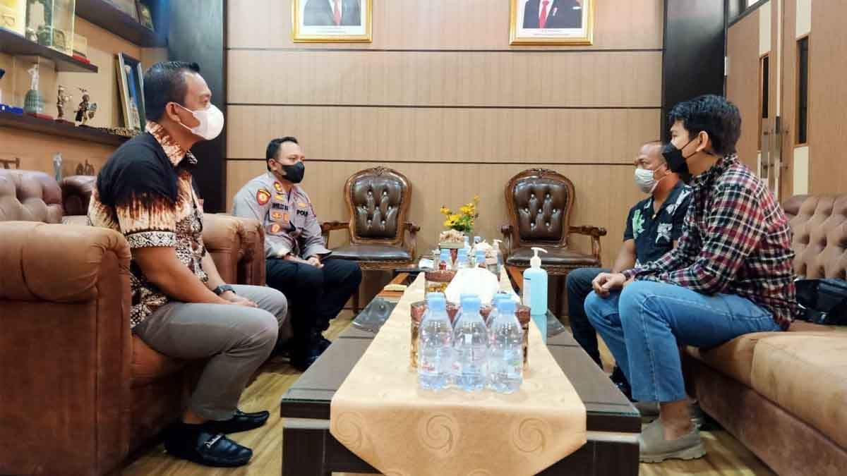 Mempererat Sinergitas, Polres Kutim Menyambut Baik Media Yang Bergabung di AJKT Mempererat Sinergitas, Polres Kutim Menyambut Baik Media Yang Bergabung di AJKT