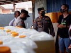 Kapolres Kutim Tinjau Pasar dan Agen Sembako Menjelang Ramadan Kapolres Kutim Tinjau Pasar dan Agen Sembako Menjelang Ramadan