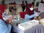 Hari Pertama, Pengobatan Pascabanjir dan Vaksinasi di Ikuti 790 Orang Hari Pertama, Pengobatan Pascabanjir dan Vaksinasi di Ikuti 790 Orang