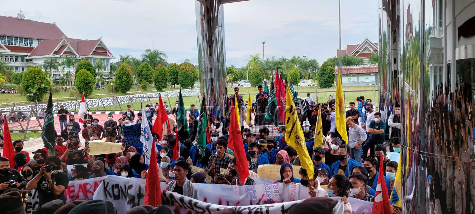 Aksi Demonstrasi, DPRD kutim dan Pemkab Kutim Setujui Tuntutan Mahasiswa 