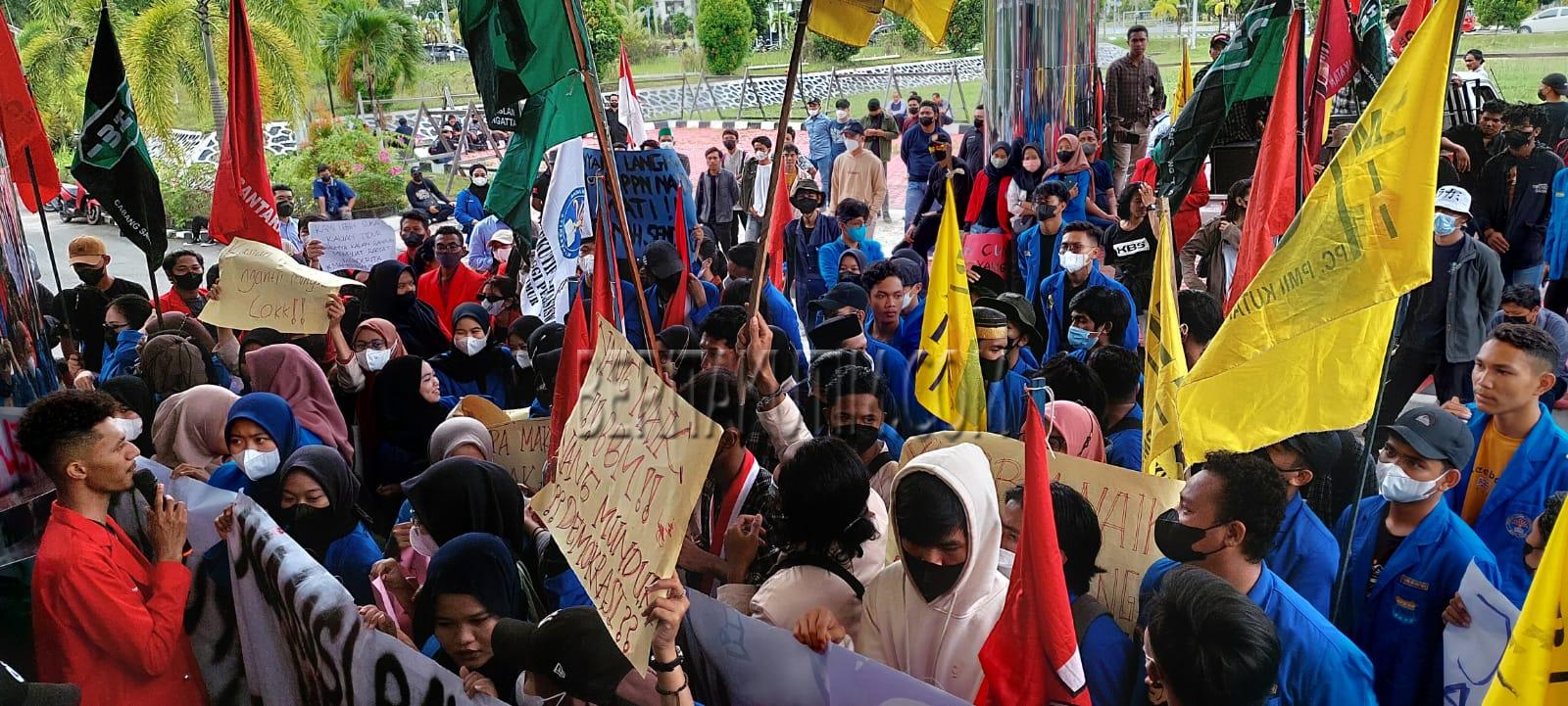 Aksi Demonstrasi, DPRD kutim dan Pemkab Kutim Setujui Tuntutan Mahasiswa