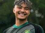 kiper ernando ari digenjot latihan insting kiper hingga penalti 0bb4188