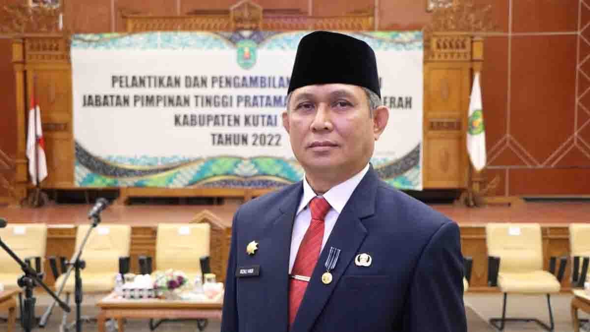 Rizali Hadi Sah Menjabat Sekda Kutim 1 Rizali Hadi Sah Menjabat Sekda Kutim