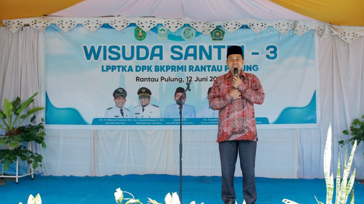 Ketua DPRD Kutim Hadiri Wisuda Santri Ke-3 LPPTKA DPK BKPRMI di Rantau Pulung 1 Ketua DPRD Kutim Hadiri Wisuda Santri Ke-3 LPPTKA DPK BKPRMI di Rantau Pulung