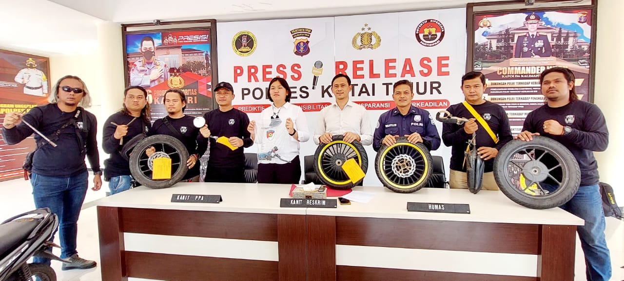 Tim Macan Polres Kutim Berhasil Amankan Pelaku Pencurian Velg dan Ban Motor yang Meresahkan Warga Sangatta 1 Tim Macan Polres Kutim Berhasil Amankan Pelaku Pencurian Velg dan Ban Motor yang Meresahkan Warga Sangatta