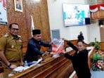Paripurna DPRD Kutim Ke-16 Fraksi PDI Perjuangan Ingatkan Pemkab Kutim Perlu Kehati-hatian Dalam Mengelolaan APBD