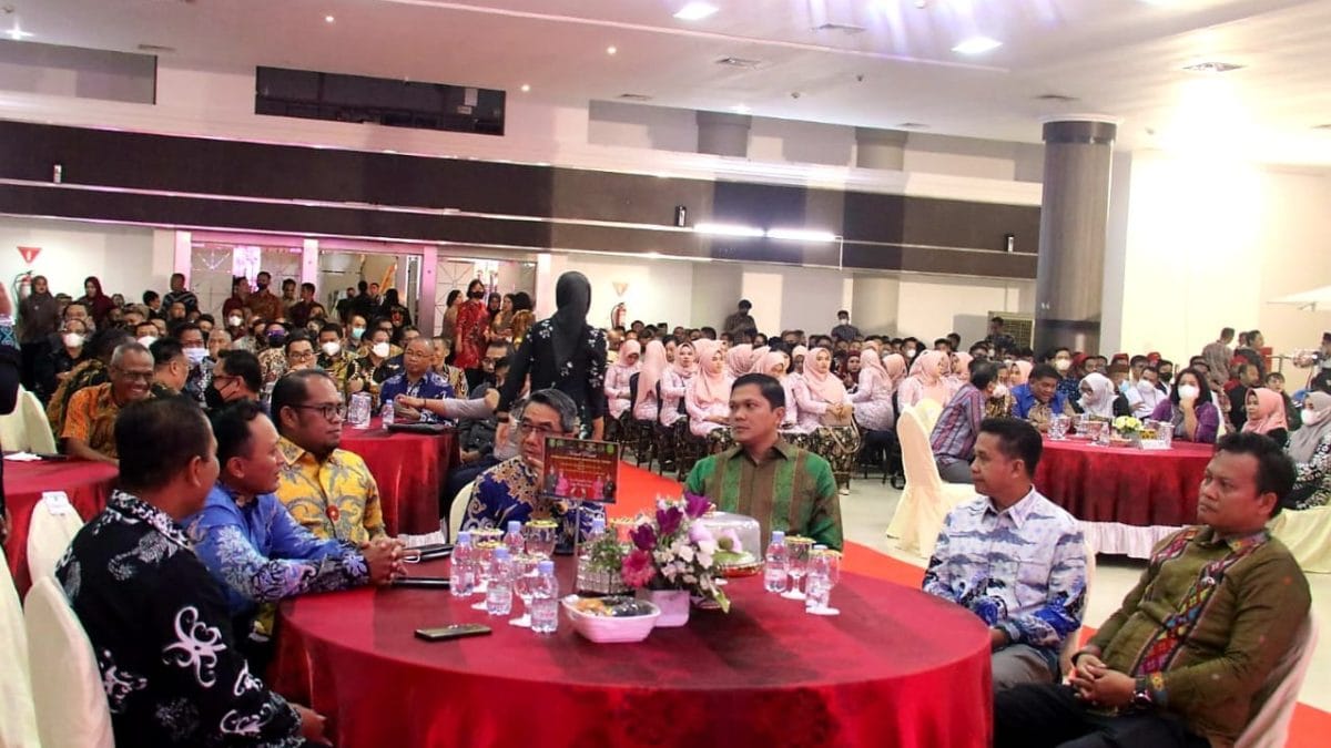 Ketua DPRD Kutim Joni, Hadiri Kenal Pamit Kapolres Kutim 1 Ketua DPRD Kutim Joni, Hadiri Kenal Pamit Kapolres Kutim