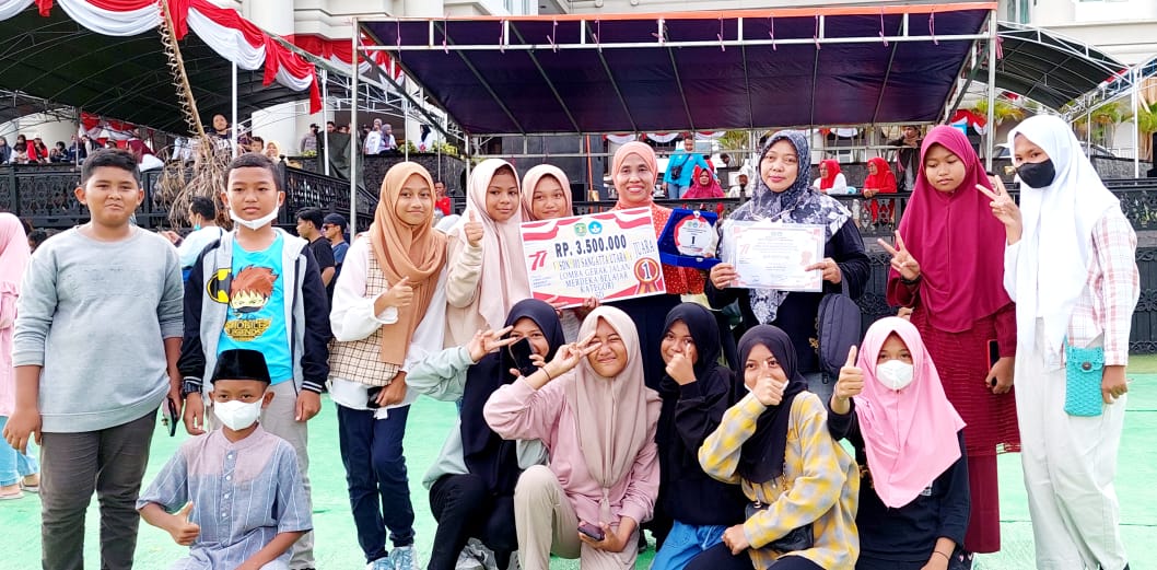 Pemenang Lomba Gerak Jalan Merdeka Belajar di Umumkan Pada Puncak Peringatan HUT RI ke 77 Dalam Pesta Rakyat 