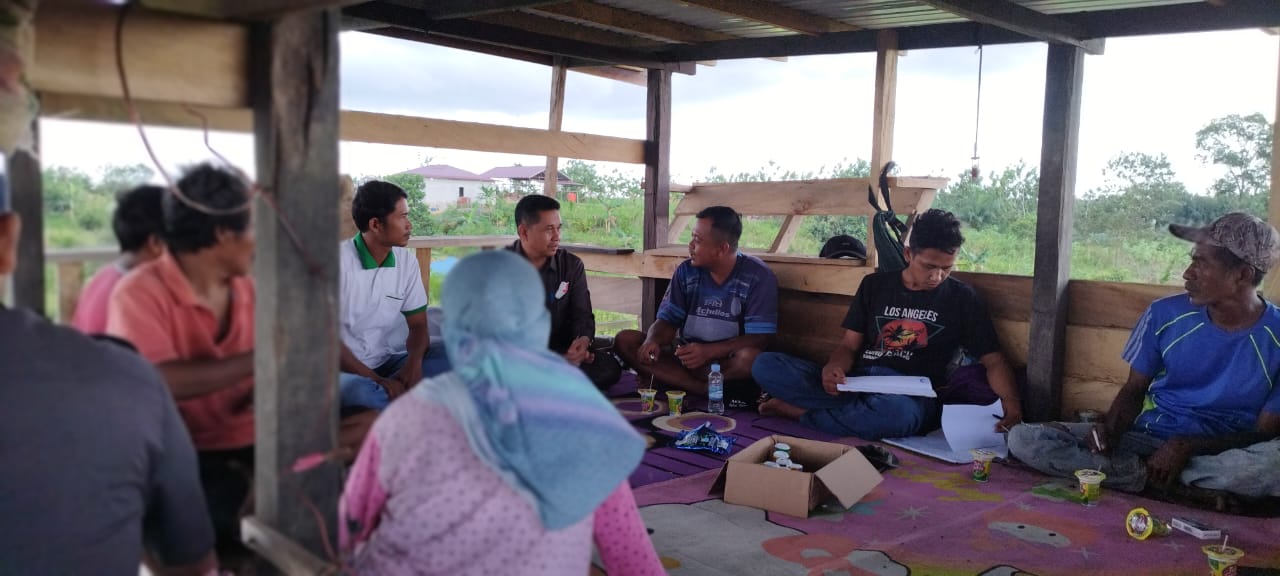 Ketua DPRD Kutim Kunjungi Pemuda kelompok Tani Ungas Jaya di Desa Sepaso Barat