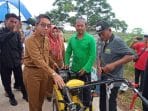 10 Kelompok Tani Jalan Simono Terima Bantuan Alat dan Mesin Pertanian