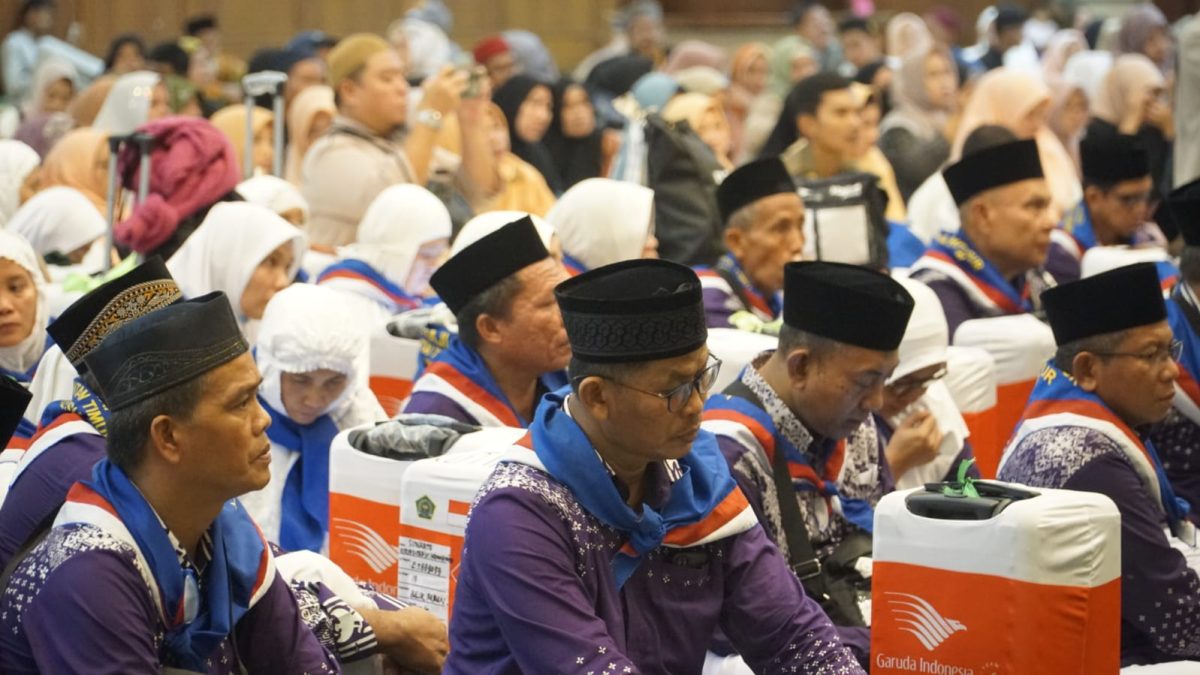 Pemerintah Lepas 201 Calon Jemaah Haji Asal Kutim di Masjid Agung Al-Faruk 1 92047fb4 5ae5 4ed4 ab5e 14ad955a6dd2